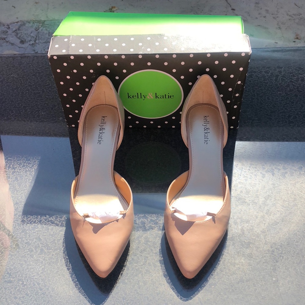 New Kelly & Katie Taupe pumps